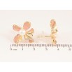 Серьги Xuping QQMM цвет Позолота 14K пусеты "Декоративные цветочки с бежевой эмалью и жемчужинами" фото №3 Серьги Xuping QQMM цвет Позолота 14K пусеты "Декоративные цветочки с бежевой эмалью и жемчужинами" фото №3