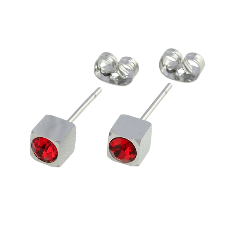 Сережки Xuping TTM Stainless Steel колір Родій пусети Кубики з червоними фіанітами 5х5мм фото №10 Сережки Xuping TTM Stainless Steel колір Родій пусети Кубики з червоними фіанітами 5х5мм фото №10