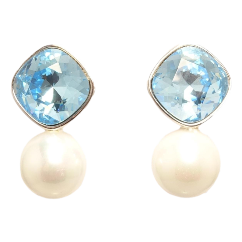 Сережки Xuping колір Родій з кристалами Swarovski пусети Кристал Aquamarine з перлиною ø 10мм фото №2 Сережки Xuping колір Родій з кристалами Swarovski пусети Кристал Aquamarine з перлиною ø 10мм фото №2
