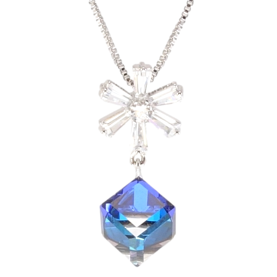 Кулон Xuping колір Родій із кр-ми Swarovski на ланцюжку Сніжинка з кристальним кубом Bermuda Blue довжина 39-44см фото №1 Кулон Xuping колір Родій із кр-ми Swarovski на ланцюжку Сніжинка з кристальним кубом Bermuda Blue довжина 39-44см фото №1