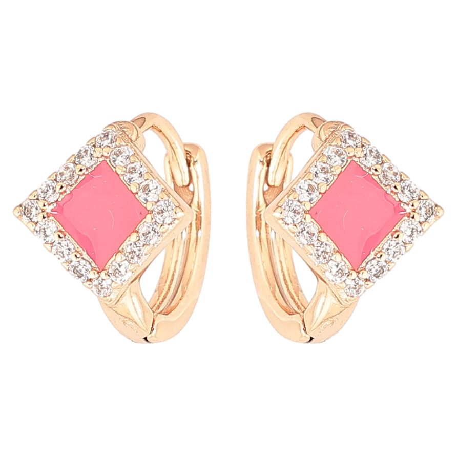 Серьги Xuping Позолота 18K колечки Розовые эмалевые ромбы в обрамлении циркония фото №1 Серьги Xuping Позолота 18K колечки Розовые эмалевые ромбы в обрамлении циркония фото №1