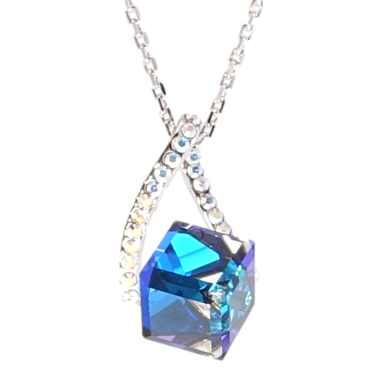 Кулон Xuping колір Родій з кр-ми Swarovski на ланцюжку Кристальний куб із синім відливом довжина 38,5-44см фото №14 Кулон Xuping колір Родій з кр-ми Swarovski на ланцюжку Кристальний куб із синім відливом довжина 38,5-44см фото №14