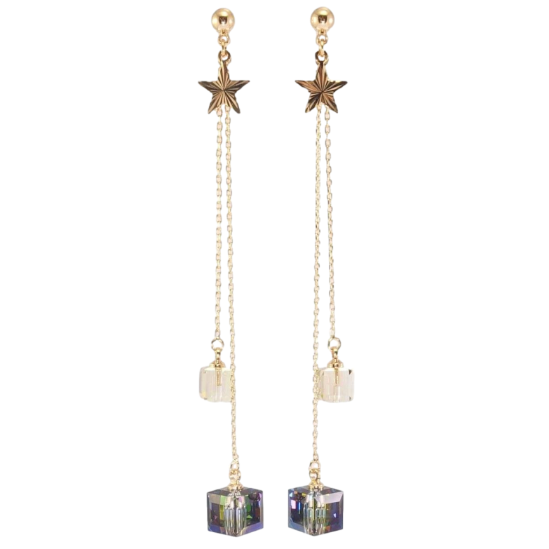 Сережки Xuping колір 18K з кристалами Swarovski пусети Кубики кришталеві на ланцюжках із зірками фото №2 Сережки Xuping колір 18K з кристалами Swarovski пусети Кубики кришталеві на ланцюжках із зірками фото №2