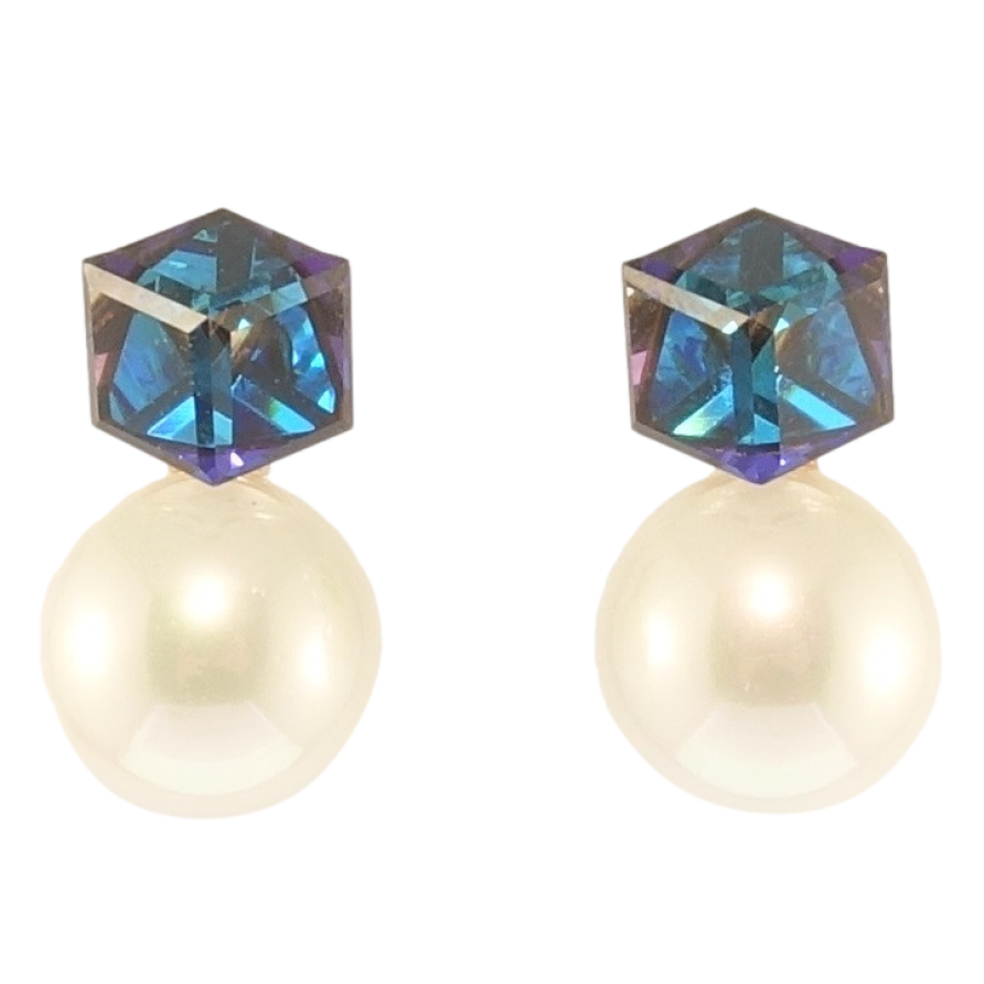 Серьги Xuping цвет 18K с кристаллами Swarovski пусеты Кристальный куб Bermuda Blue с жемчугом фото №1 Серьги Xuping цвет 18K с кристаллами Swarovski пусеты Кристальный куб Bermuda Blue с жемчугом фото №1