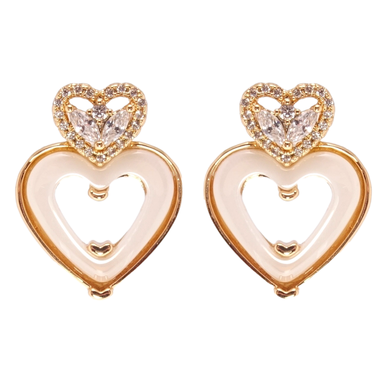 Сережки Xuping Позолота 18K пусети Сердечки з білою керамікою та фіанітами фото №1 Сережки Xuping Позолота 18K пусети Сердечки з білою керамікою та фіанітами фото №1