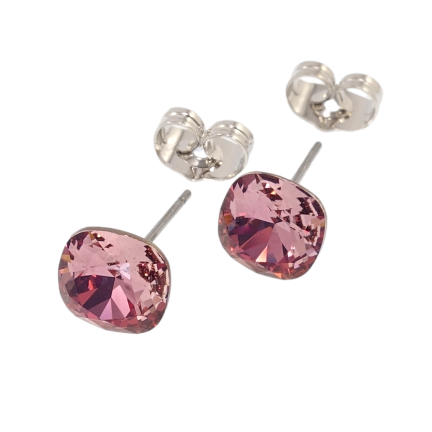Сережки Xuping колір Родій з кристалами Swarovski пусети Кристали Amethyst 8х8мм фото №1 Сережки Xuping колір Родій з кристалами Swarovski пусети Кристали Amethyst 8х8мм фото №1